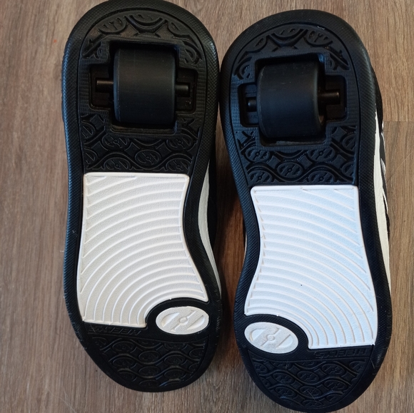 Heelys Youth Sneakers - Picture 7 of 10